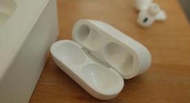 Used
													Apple AirPods Pro 2 - Lightning, photo 4 of 6