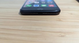Fair
													Apple iPhone SE 3rd Gen 2022 - Unlocked, Midnight, 64 GB, A2595, photo 3 of 13
