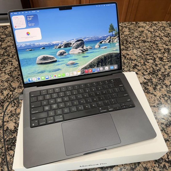 MacBook Pro 2024 - 14 inch - 1 TB, Space Black, 16 GB, Apple M4