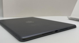 Good
													Apple iPad 9th Gen - Unlocked, Gray, 64 GB, A2603, photo 4 of 5