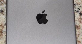 Mint
													Apple iPad Air - Unlocked, Gray, 128 GB, photo 5 of 11