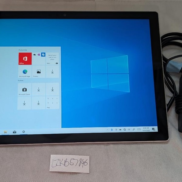 Microsoft Surface Pro 5 (2017) - Wi-Fi, 128 GB, Silver, 4 GB