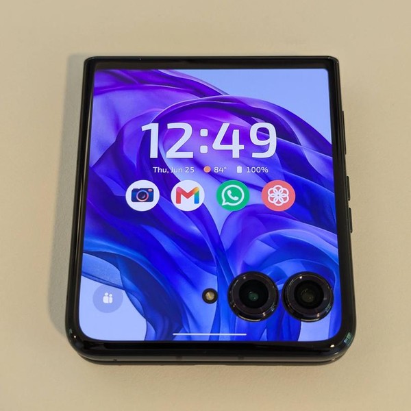Motorola Razr Plus (2024) - Unlocked, 256 GB, Navy Blue, 12 GB