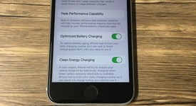 Mint
													Apple iPhone SE 2nd Gen 2020 - Unlocked, White, 64 GB, A2275, photo 1 of 8