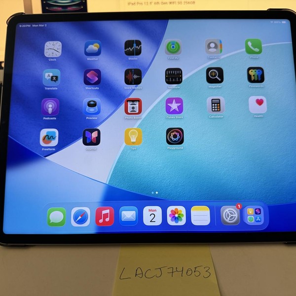 Apple iPad Pro 12.9 inch 6th Gen 2022 - AT&T, 256 GB, Gray