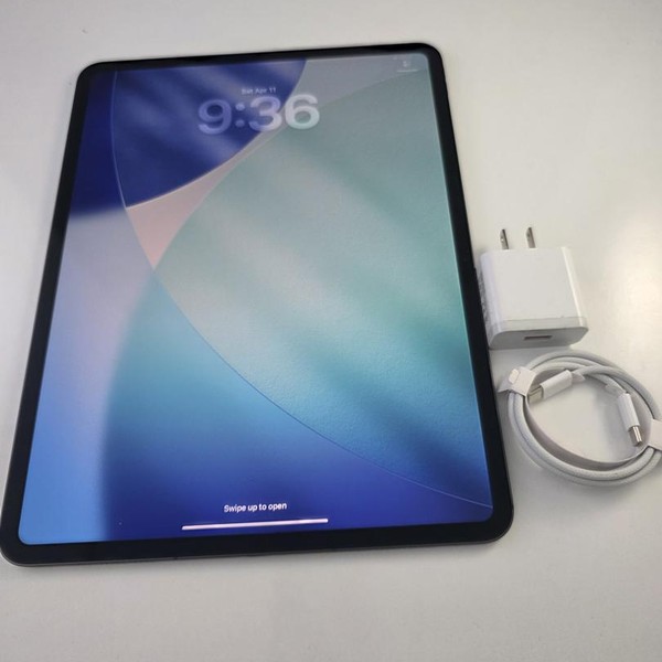 Apple iPad Pro 13 inch (M4) 2024 - Unlocked, 256 GB, Black, 8 GB, A2926, Standard Glass