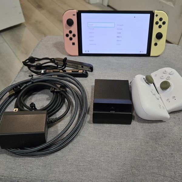 Nintendo Switch - OLED - 64 GB, Red & Blue
