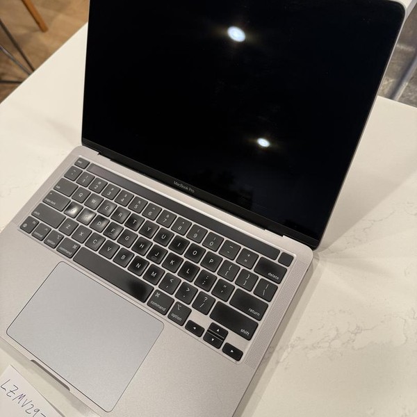 MacBook Pro 2020 - 13 inch - 512 GB, Gray, 8 GB, Apple M1