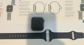 Good
													Apple Watch Series 5 40mm - Gray, A2092 - GPS, Aluminum, photo 2 of 5
