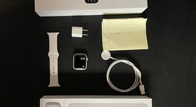 Mint
													Apple Watch Series 5 44mm - Unlocked, White, A2095 Cellular, Ceramic, photo 1 of 11