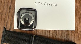 Good
													Apple Watch Series 4 44mm - Verizon, Silver, A1976 - Cellular, Aluminum, photo 3 of 5