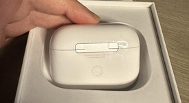 Used
													Apple AirPods Pro 2 - Lightning, photo 3 of 8
