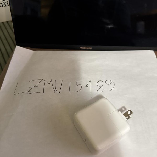 MacBook Air 2020 - 13 inch - 256 GB, Gold, 8 GB, Apple M1