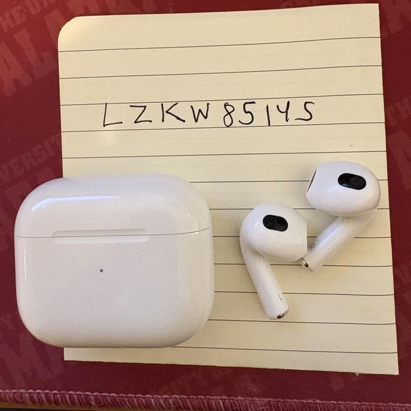 Apple AirPods 3rd Gen - Lightning Case
