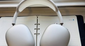 Used
													Apple AirPods Max - Silver, photo 1 of 5