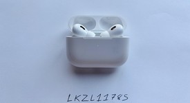 Used
													Apple AirPods Pro 2 - Lightning, photo 2 of 5