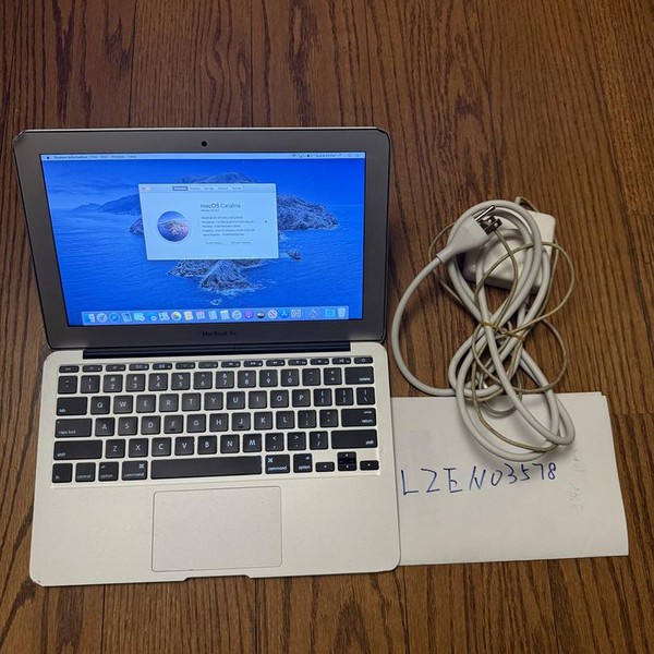 MacBook Air 2015 - 11 inch - 128 GB, Silver, 4 GB