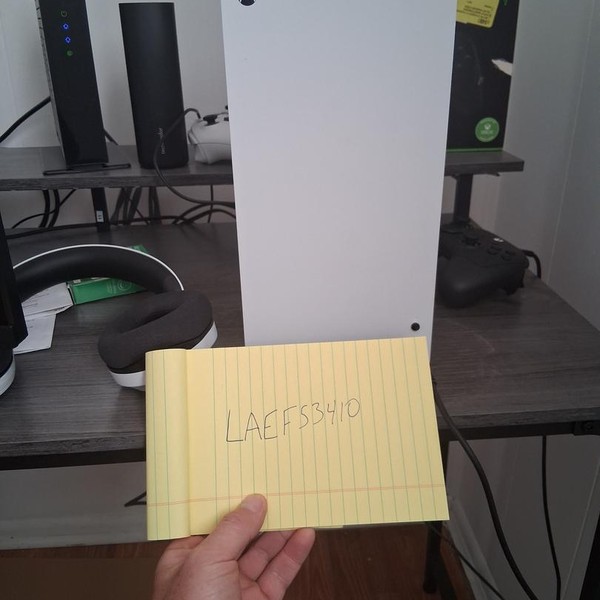 Xbox Series X (2020) - 1 TB, Robot White, All-Digital