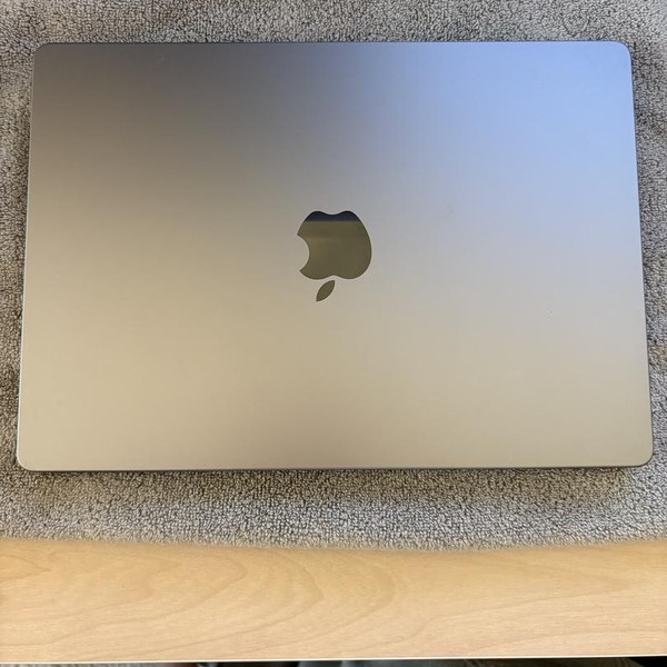 MacBook Pro 2021 - 14 inch - 512 GB, Gray, 16 GB, Apple M1 Pro 8-core