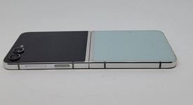 Fair
													Samsung Galaxy Z Flip5 - AT&T, Green, 512 GB, 8 GB, SM-F731U, photo 4 of 8