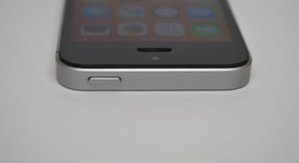 Good
													Apple iPhone SE 1st Gen 2016 - Unlocked, Grey, 32 GB, A1662, photo 3 of 11