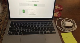 Good
													MacBook Pro 2020 - 13" - I7, Silver, 1 TB, 16 GB, photo 1 of 12