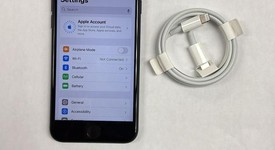 Mint
													Apple iPhone SE 3rd Gen 2022 - Unlocked, Midnight, 64 GB, A2595, photo 2 of 10