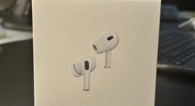 Used
													Apple AirPods Pro 2nd Gen - Lightning, photo 1 of 8