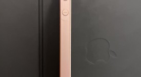 Good
													Apple iPhone SE 1st Gen 2016 - Unlocked, Rose Gold, 64 GB, A1662, photo 3 of 8