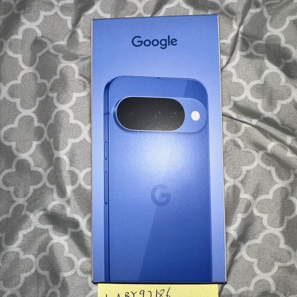 Google Pixel 10 - T-Mobile, 128 GB, Indigo, GLBW0