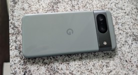 Good
													Google Pixel 8 - Verizon, Hazel, 128 GB, 8 GB, GKWS6, mmWave 5G, photo 3 of 3