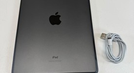 Good
													Apple iPad 7th Gen - Unlocked, Gray, 128 GB, A2200, photo 2 of 2