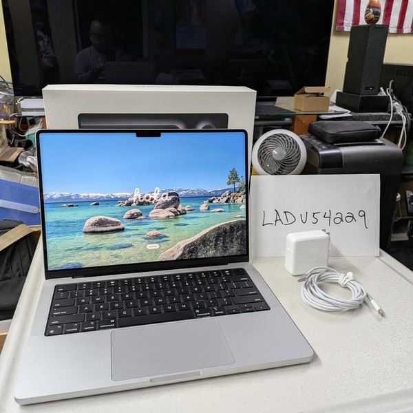MacBook Pro 2024 - 14 inch - 512 GB, Silver, 16 GB, Apple M4