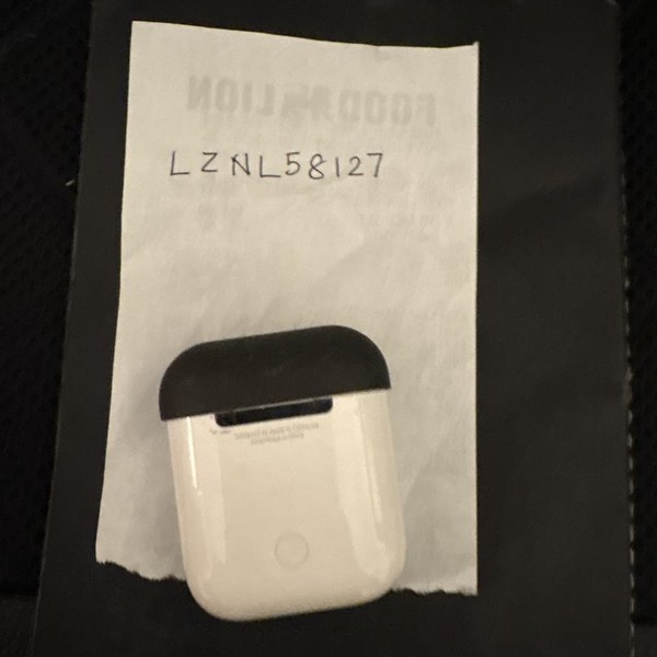 Apple AirPods 2nd Gen - Lightning Case