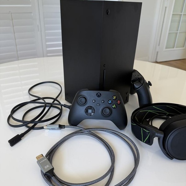 Xbox Series X (2020) - 1 TB, Black, standard