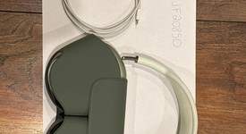 Used
													Apple AirPods Max - Green, photo 1 of 5