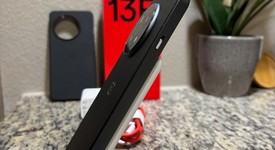 Mint
													OnePlus 13R - Unlocked, Nebula Noir, 256 GB, 12 GB, photo 4 of 9
