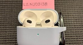 Used
													Apple AirPods 3rd Gen - Lightning Case, photo 5 of 6