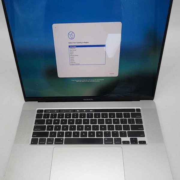 MacBook Pro 2019 - 16 inch - 512 GB, Silver, 16 GB, Intel Core i7