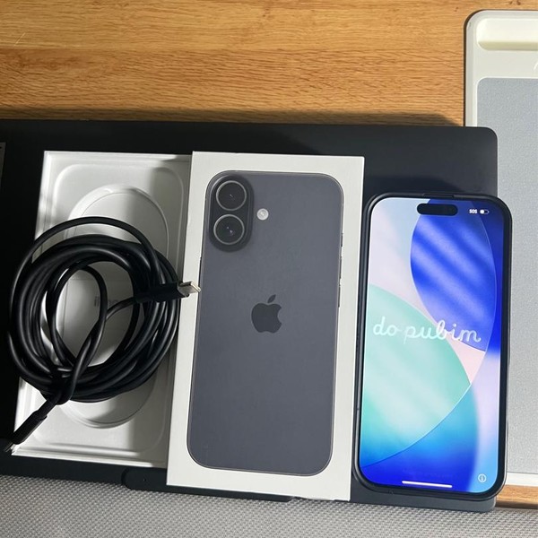 Apple iPhone 17 - Unlocked, 256 GB, Black, A3258