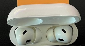 Used
													Apple AirPods Pro 2 - USB-C, photo 1 of 5
