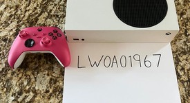 Mint
													Xbox Series S (2020) - White, 512 GB, photo 1 of 3