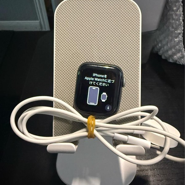 Apple Watch SE 1st Gen 40mm - Unlocked, Gray, A2353 - Cellular, Aluminum