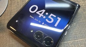 Good
													Motorola Razr Plus (2023) - AT&T, Black, 256 GB, 8 GB, photo 2 of 7