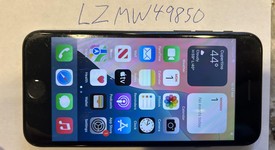 Good
													Apple iPhone SE 2nd Gen 2020 - Verizon, Black, 64 GB, A2275, photo 3 of 11