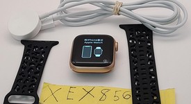 Good
													Apple Watch SE 1st Gen 40mm - Unlocked, Gold, A2353 - Cellular, Aluminum, photo 1 of 4