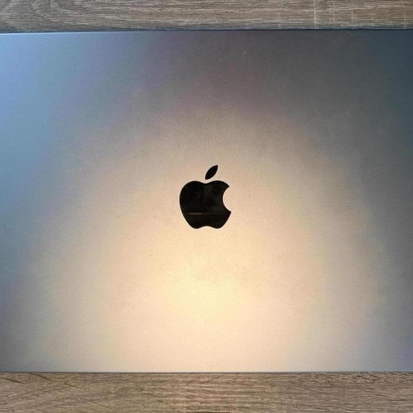 MacBook Pro 2021 - 16 inch - 512 GB, Gray, 16 GB, Apple M1 Pro 10-core