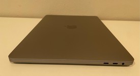 Good
													MacBook Pro 2020 - 13" - I5, Gray, 1 TB, 32 GB, photo 4 of 6