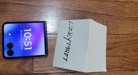Good
													Motorola Razr (2024) - Unlocked, Gray, 256 GB, 8 GB, photo 1 of 4