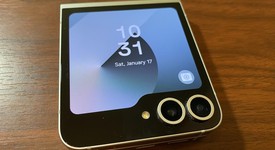 Good
													Samsung Galaxy Z Flip6 - Unlocked, White, 256 GB, 12 GB, SM-F741U1, photo 4 of 4